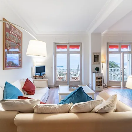 Cozystay Elegant Two-bedroom In The 