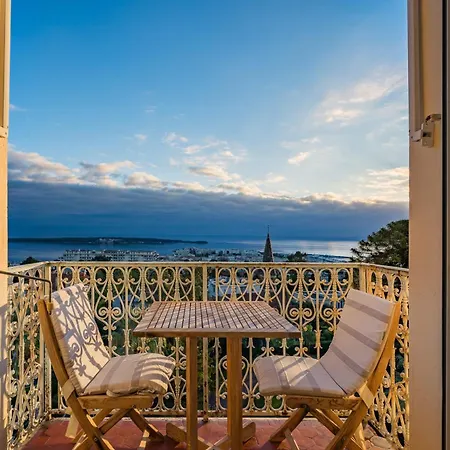 Cozystay Elegant Two-bedroom In The 