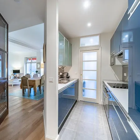 Cozystay Elegant Two-bedroom In The 