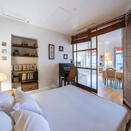 Cozystay Elegant Two-bedroom In The 
