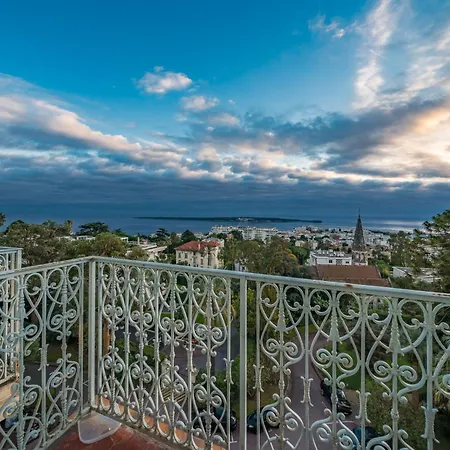 Apartament Cozystay Elegant Two-bedroom In The 