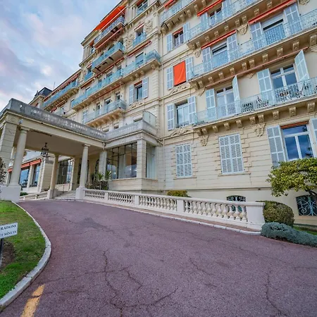 Apartament Cozystay Elegant Two-bedroom In The 